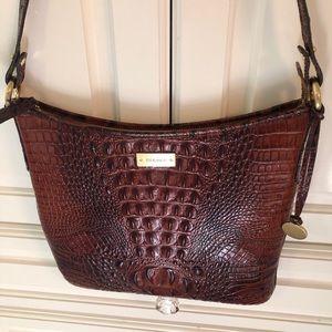 Beautiful Brahmin crossbody! Gently used. No stains.